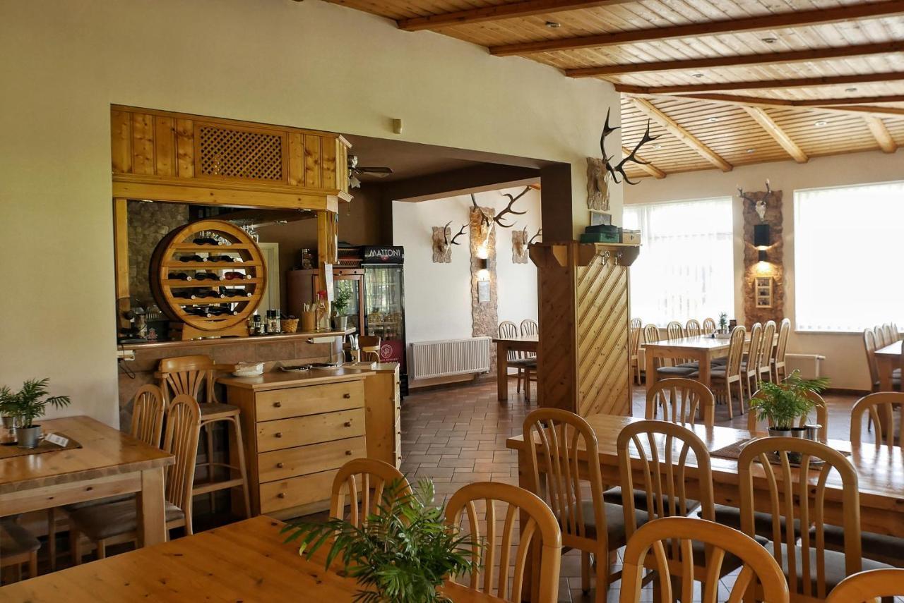 斯瓦布库酒店-餐厅 塔霍夫 外观 照片