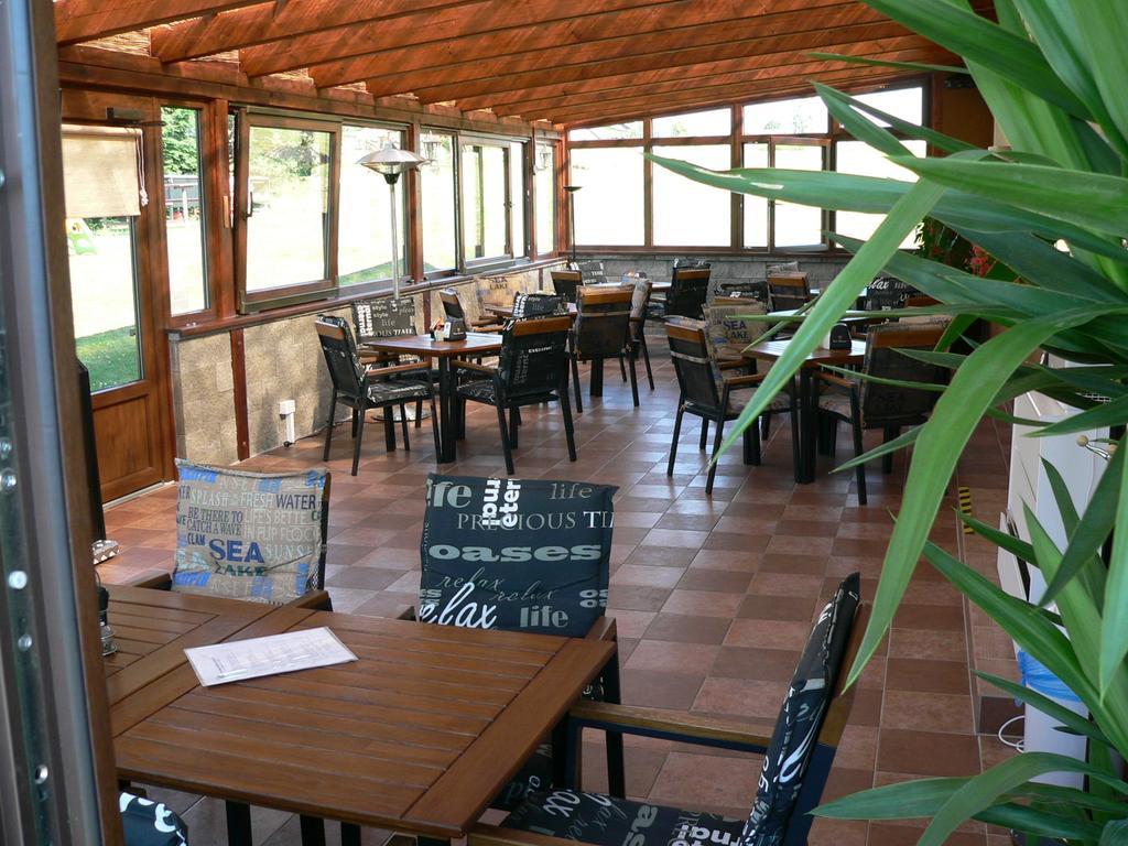 斯瓦布库酒店-餐厅 塔霍夫 外观 照片